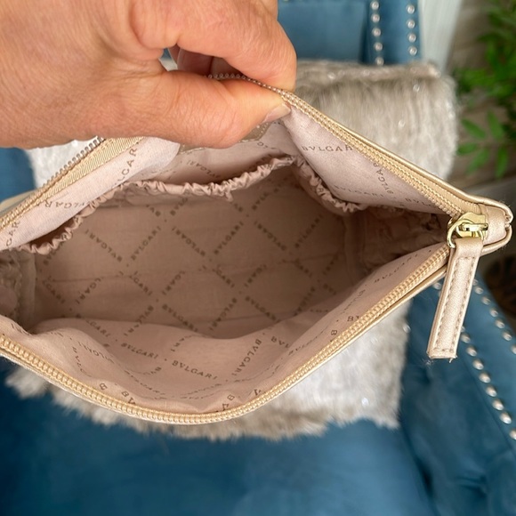 Bvlgari metallic gold faux leather cosmetics bag - Picture 5 of 12